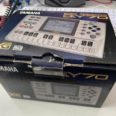 amaha QY70 Music Sequencer / Groovebox – Near Mint, Complete with Original Box, PSU & Manuals image 6