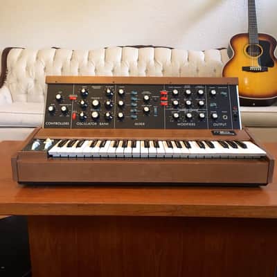 ORiGiNaL --Vintage Moog Minimoog Model D 1970s Walnut analog synth real w MIDI image 1