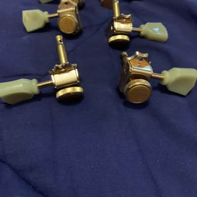 Guyker Locking tuners, 15:1, 2021, 3x3 Gold with vintage tuning heads image 1
