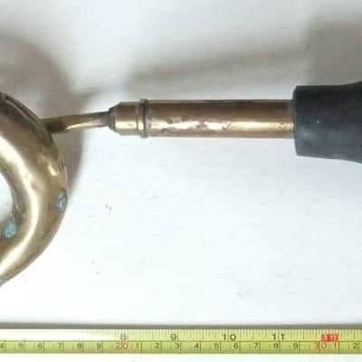 RARE, VINTAGE/ANTIQUE BRASS CAR HORN WITH RUBBER HOOTER/BULB, WORKING AND WORN - WoW ! image 5