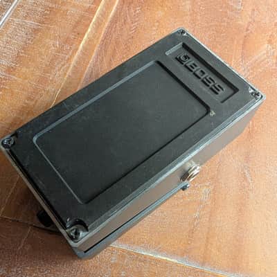 BOSS MT-2 Metal Zone Guitar Distortion Effect Pedal Used NO Issues Great Pedal! image 10