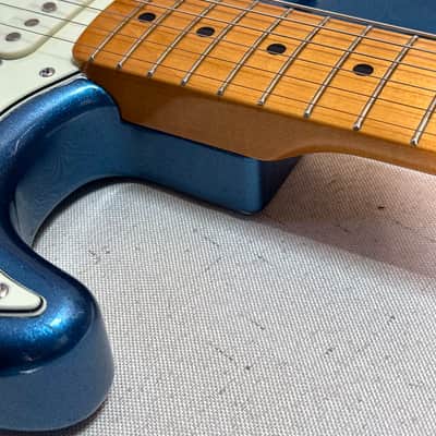 Fender FSR Traditional 50s Stratocaster 2018 - Lake Placid Blue / Ice Blue Metallic Competition Stripe image 7