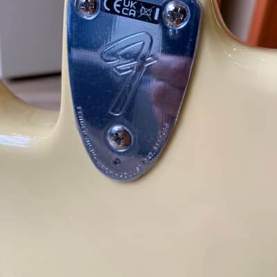 Fender Vintera II '70s Stratocaster with Maple Fretboard - Vintage White image 6