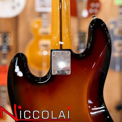 FENDER Vintera III Early '70s Jazz Bass Rosewood Fingerboard, 3-Color Sunburst image 17