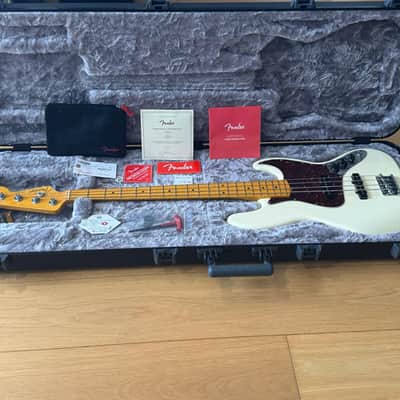 Fender Jazz Bass American Professional II - Olympic White Maple Fingerboard image 2