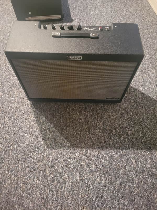 Fender Tone Master FR-212 1000-Watt 2x12" Active Guitar Speaker Cabinet 2025 - Present - Black image 1
