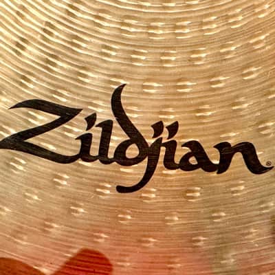 Zildjian 20" ZHT Medium Ride Cymbal Traditional image 3