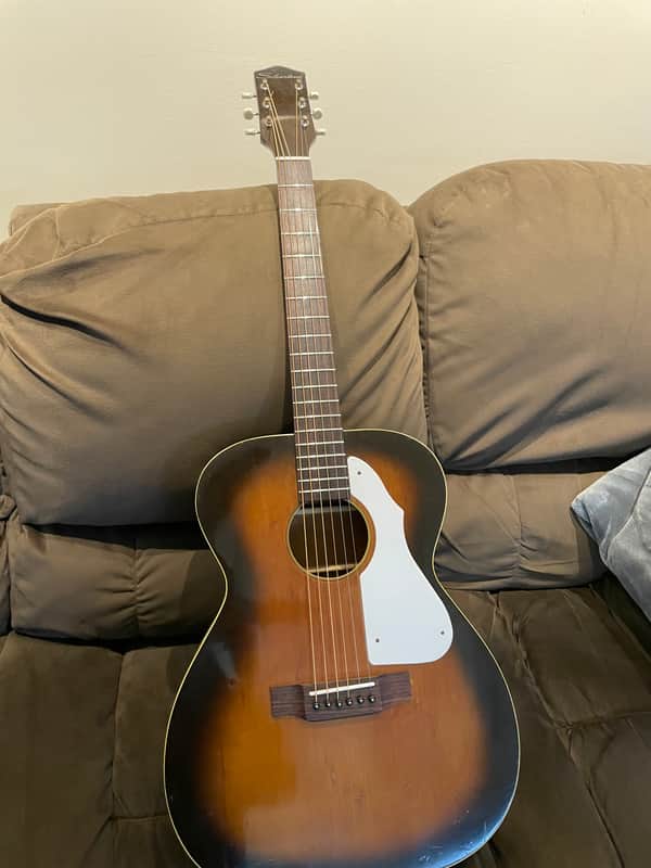 Silvertone H621 1960’s - Sunburst image 1