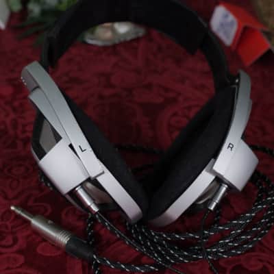 Sennheiser HD 800 Headphones 2010s - Black image 2