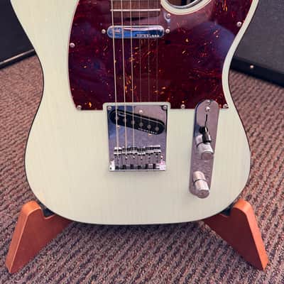 Fender AMERICAN ULTRA LUXE TELECASTER® 2024 - Transparent Surf Green image 2