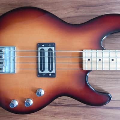 Peavey T-45 Bass Natural w case. Awesome Player w Superb Tone! T-40 body w Single Pickup image 3