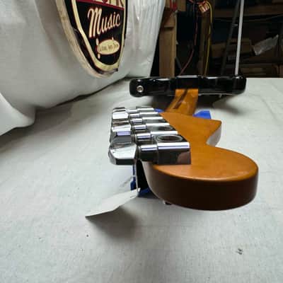 Fender Deluxe Roadhouse Stratocaster Guitar 2008 - Brown Sunburst / Maple neck image 25