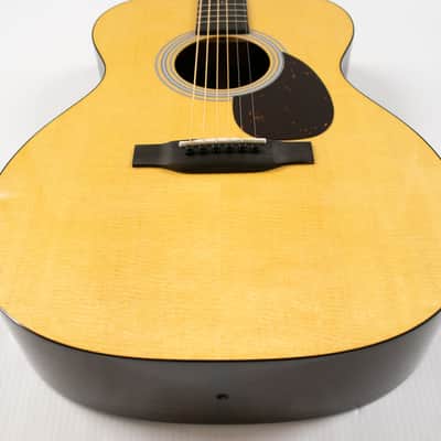 Martin OM-21 Standard Series Acoustic Guitar - Natural image 2