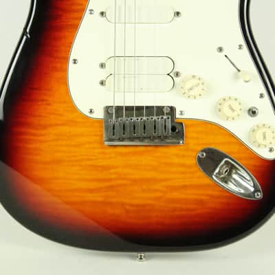 1993 Vintage Fender Stratocaster ULTRA Sunburst AAA Flame Maple Top and Back +OHSC 1990's Strat Bild 4