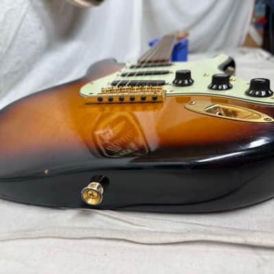 Fender USA SRV Stevie Ray Vaughan Signature Stratocaster Guitar with DiMarzio Hot Rails pickups + Case 1994 - 3-Color Sunburst / Pau Ferro fingerboard image 17