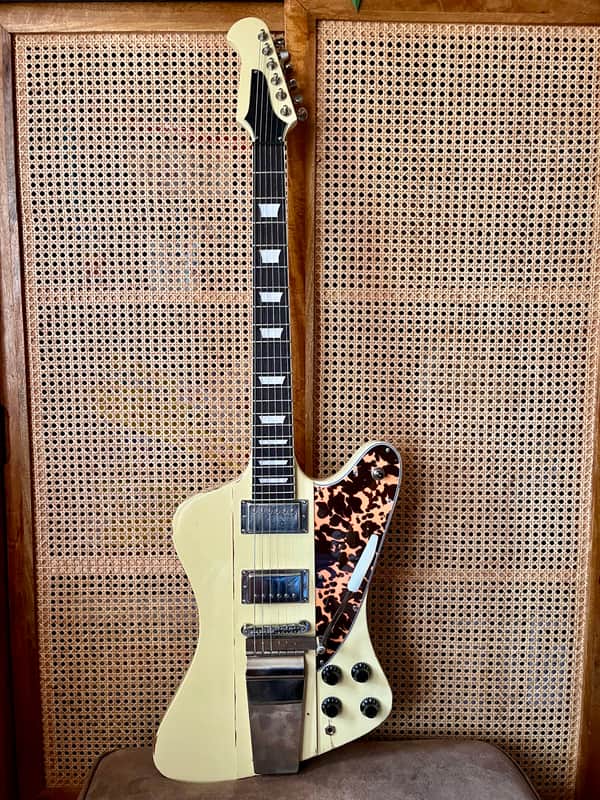 Firebird Replica // aged Vintage White // Vibrola image 1