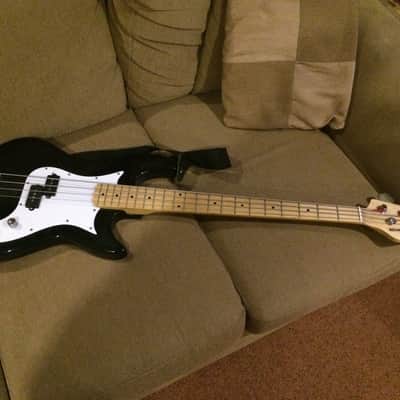 Behringer Bass Guitar image 2