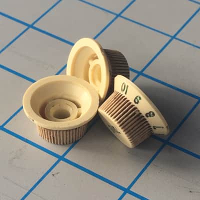 3 Spoke Fender American Vintage Reissue Strat Knobs White Aged Relic Green Fonts image 7
