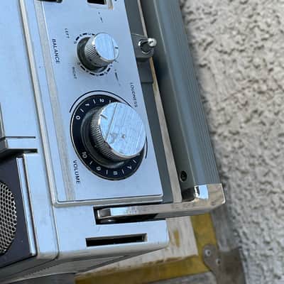 Vintage SANYO M9975 Boom Box Cassette Recorder Stereo Radio Portable FOR PARTS OR REPAIRS image 5