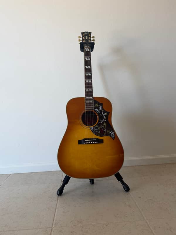 Gibson Hummingbird Standard