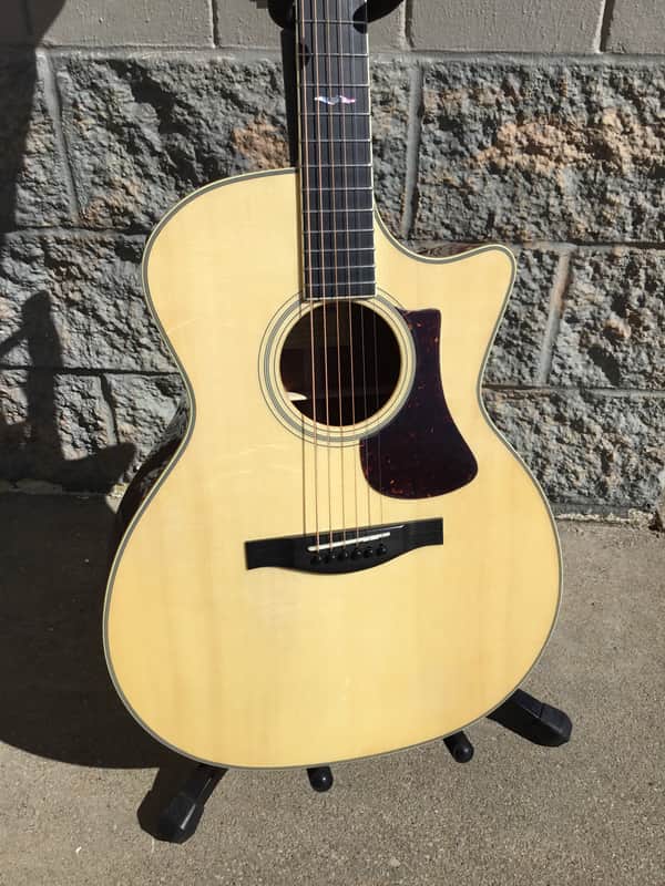 Eastman AC322CE Solid Sapele/Sitka Spruce Grand Auditorium Cutaway with Electronics Natural image 1