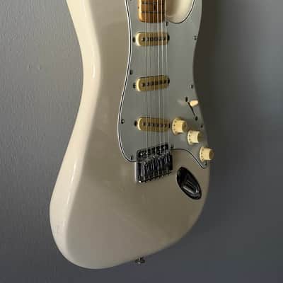 Rare 1989 Fender Squier Stratocaster USA (E9-Series) Aged Olympic White Excellent Player with Low Action image 3