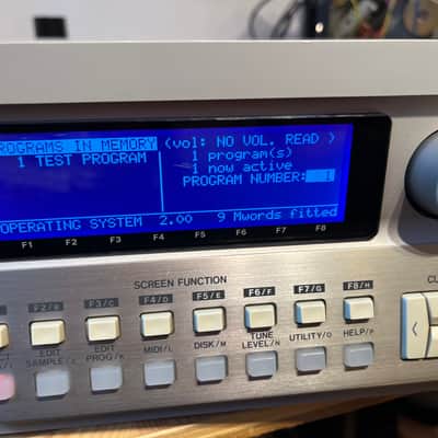 SERVICED Akai S3200 with original M.O. DRIVE & LED SCREEN image 2
