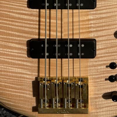 Fodera Monarch Std. 4 String Bass 2020 - gorgeous Fiddleback Maple 8 lbs. 7 oz. example by the Fodera Boyz ! image 11