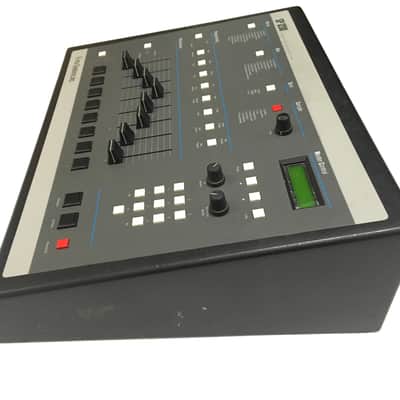 Vintage 1990s EMU E-MU SP-1200 RE-ISSUE SP12 ROSSUM 12-BIT Sampling Drum Machine SSM2044 Analog Filter LOOPS Sampler Sequencer *AS-IS PARTS REPAIR PROJECT image 4