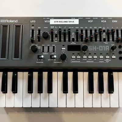 Roland SH-01A Boutique Series Synthesizer Module with K-25m Keyboard 2017 - Present - Gray image 1