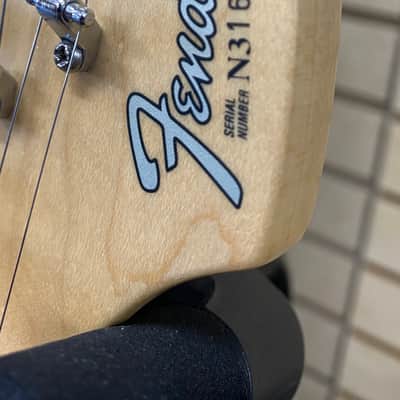 Used 1994 Fender 40th Anniversary American Standard Stratocaster with Rosewood Fretboard image 5