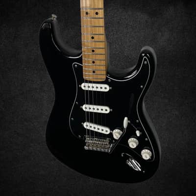 Fender Player Series Stratocaster in Black with Maple Neck image 5