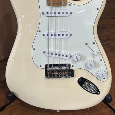 Fender   Player II Dealer Exclusive Stratocaster  2025 - Olympic White / 7lbs. 11.2oz. #MX25115277 image 11