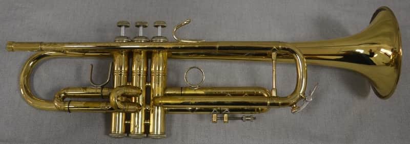 Trompeta Sib Bach Stradivarius 37 - 25LR lacada en buen estado. image 1