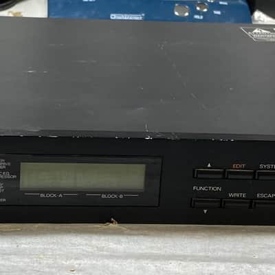 Roland GP-16  1990 Multi Effects Unit