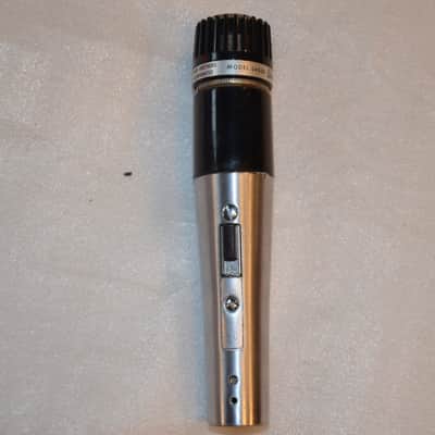 Shure real Vintage Microphone Unidyne III / Model 545-SD * Made in 1970 in the USA * Comes with the Original Bag * about 50 years old / very rare / sounds great for stage and studio image 2