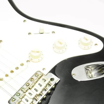 2002-2004 Fender Japan Stratocaster Q Serial Electric Guitar Ref No 3607 image 4
