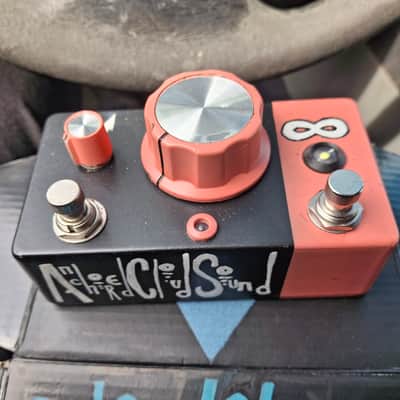 Anchored Cloud Sound JHS inspired feedback looper 2026 - Pink/black/ handpainted image 2
