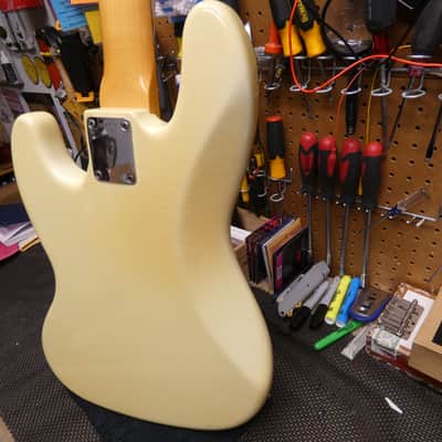 Fender Custom Shop '64 Jazz Bass 2002 - Reliced Olympic White image 8