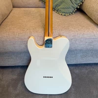 Fender American Professional II Telecaster Deluxe with Maple Fretboard - Olympic White image 10