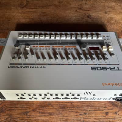 Immagine Roland TR-909 - Superb condition - 6