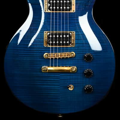 Hamer Studio Archtop Double Cut from 1993 in Translucent Blue with original Hardcase image 4