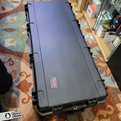 SKB iSeries Water-Proof Electric P/J Bass Guitar Case Used image 1