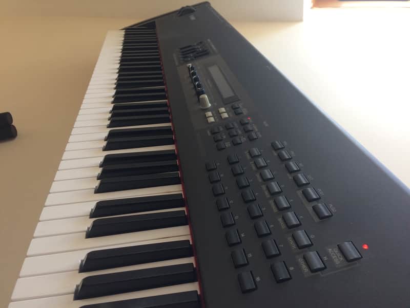 Yamaha S80 Keyboard image 1