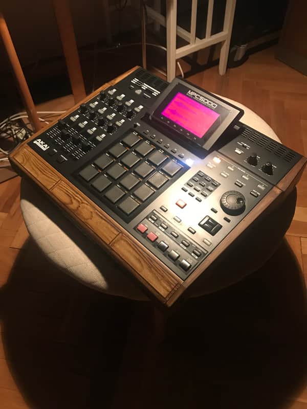 Akai MPC5000 Custom in like a new condition Extra Rare image 1