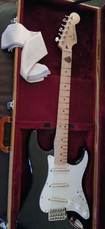 Fender mim strat 2007 - black image 1