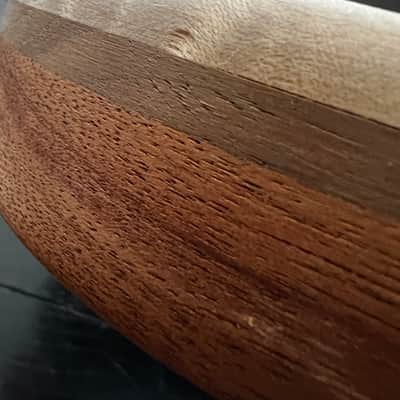 high end Offset Bass Body Unfinished Deep Curly Maple Top / Walnut Accent/ Solid One-piece Mahogany Back- limited Luthier Supply R2 imagen 25