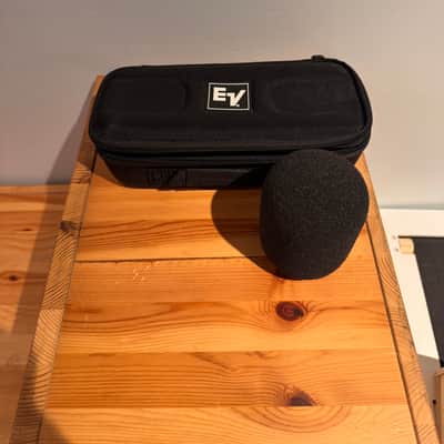 Electro-Voice RE320 Cardioid Dynamic Microphone 2011 - Present - Black image 7