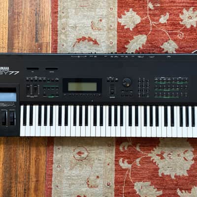 YAMAHA SY77 Music Synthesizer - 240 Volt