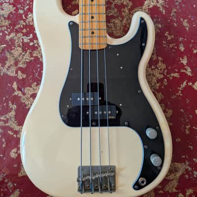 Fernandes Precision 1978 - Stone Logo image 15